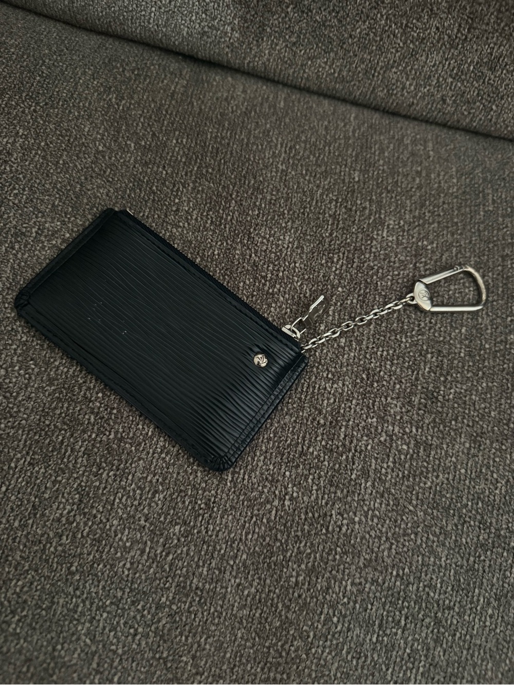 Preloved Louis Vuitton Epi Pouch - Picture 2 of 7